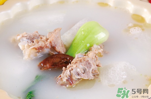 排骨湯燉多久最好？排骨湯燉怎么燉最好喝？
