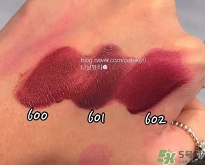 阿瑪尼小胖丁唇釉哪個色最火？阿瑪尼小胖丁唇釉保留了紅管的哪個色？