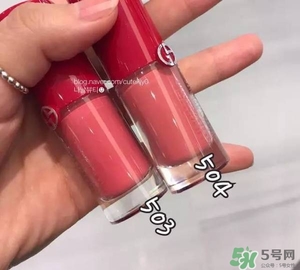 阿瑪尼小胖丁唇釉哪個色最火？阿瑪尼小胖丁唇釉保留了紅管的哪個色？