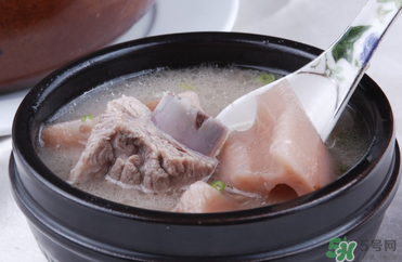 排骨湯可以隔夜喝嗎？隔夜的排骨湯還能喝嗎？