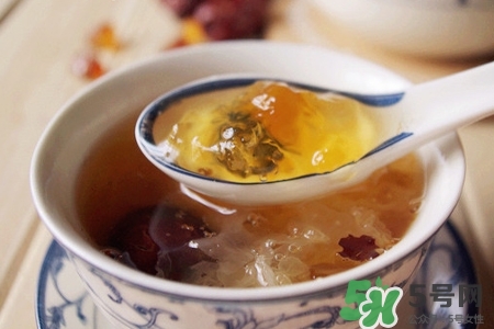 早上空腹喝銀耳紅棗湯好嗎？早上喝銀耳紅棗湯有什么好處？