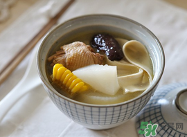 雞肉可以和白蘿卜一起燉湯嗎？雞肉和白蘿卜能一起吃嗎？