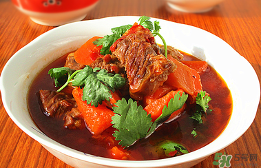 牛肉可以和胡蘿卜一起吃嗎？牛肉和胡蘿卜能一起吃嗎？