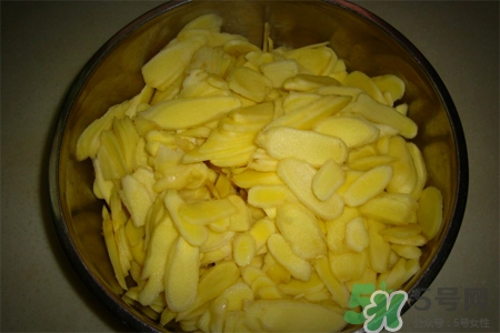 生姜水能洗頭發(fā)嗎？姜湯洗頭發(fā)有什么好處？