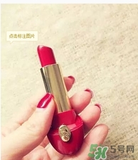 復(fù)古紅口紅適合學(xué)生嗎？復(fù)古紅口紅顯老嗎？