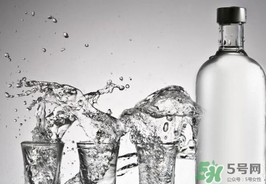 一喝白酒就胃疼怎么回事？一喝白酒就胃疼怎么辦？