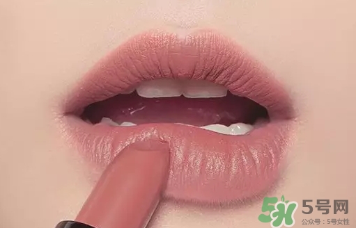 吃土色口紅適合什么膚色？吃土色口紅妝容