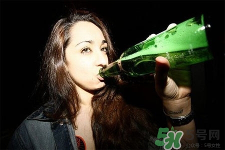 喝白酒后怎么解酒？喝白酒后吃什么解酒最有效？