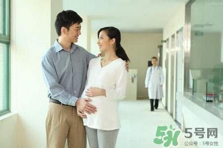 生孩子下面要剃陰毛嗎？分娩時需要剃毛嗎？