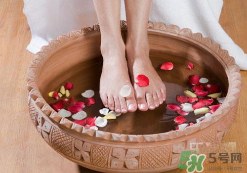 熱水泡腳可以補(bǔ)血嗎？熱水怎么泡腳可以補(bǔ)血？