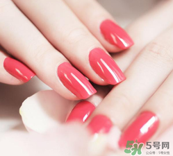 冬天涂什么顏色的指甲油好看？冬天適合什么顏色的指甲油？