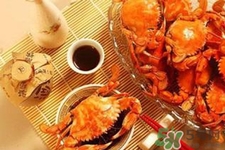 喝白酒能吃螃蟹嗎？吃螃蟹喝什么酒好？