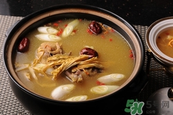 鴿子湯和雞湯哪個更有營養(yǎng)?鴿子湯和雞湯哪個更補(bǔ)