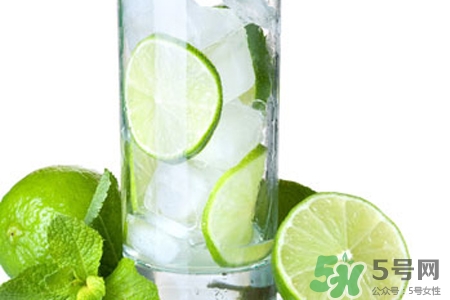 檸檬水可以用熱水泡嗎？檸檬水用涼水泡還是熱水泡？