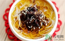 雞樅菌的營養(yǎng)價(jià)值 雞樅菌的功效與作用