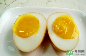 雞蛋可以帶殼蒸嗎？帶殼雞蛋蒸多久能熟？