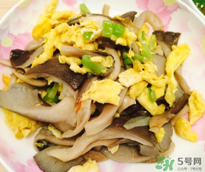 平菇能和雞蛋一起吃嗎？平菇和雞蛋能一起吃嗎？