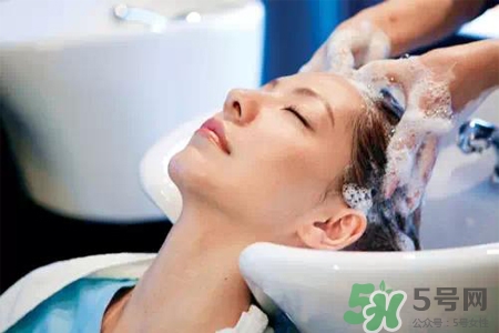 產(chǎn)后可以洗頭嗎？產(chǎn)后多久可以洗頭發(fā)？