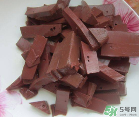 坐月子可以吃羊血嗎？坐月子能吃羊血嗎？
