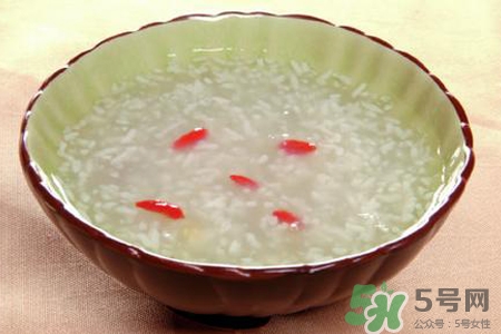 米酒能下奶嗎？產(chǎn)婦喝米酒能下奶嗎？