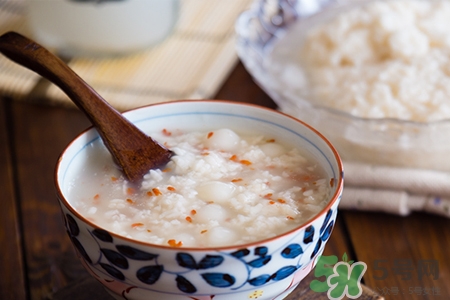 產(chǎn)婦喝米酒后還能喂奶嗎？哺乳期喝米酒會(huì)影響喂奶嗎？