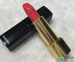 ysl和香奈兒口紅哪個好？ysl52和香奈兒43對比
