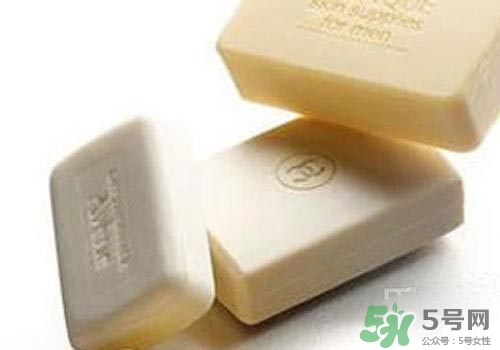 硫磺皂可以洗頭嗎？怎么用硫磺皂洗頭
