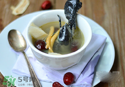經(jīng)期可以喝烏雞湯嗎？經(jīng)期喝烏雞湯有什么好處？