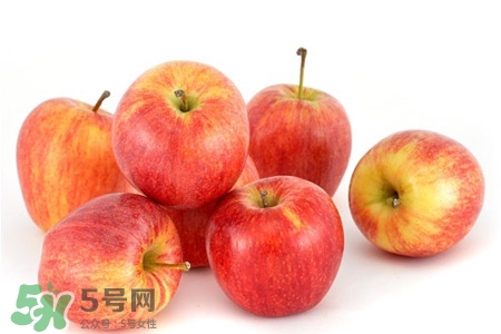 寶寶吃蘋(píng)果泥要蒸熟嗎？寶寶吃蘋(píng)果泥有什么好處？