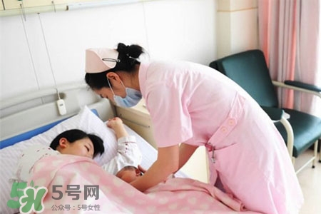 喂母乳為什么會(huì)胸部下垂？正確哺乳不會(huì)導(dǎo)致胸部下垂