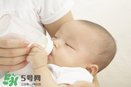 產(chǎn)后胸部下垂什么原因？產(chǎn)后胸部下垂怎么辦？