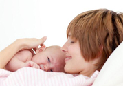 喂母乳為什么會胸部下垂？正確哺乳不會導(dǎo)致胸部下垂