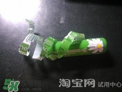 小甘菊唇膏小孩能用嗎？herbacin賀本清小甘菊唇膏小孩可以用嗎？