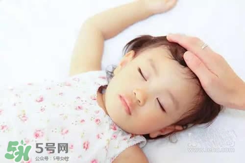 寶寶喜歡撞頭是怎么回事？寶寶喜歡撞頭怎么辦？