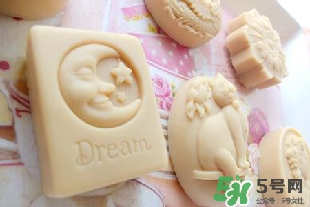 母乳做香皂可以洗臉嗎？母乳可以做面膜嗎？