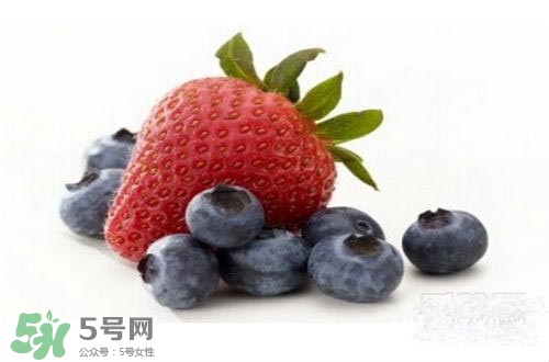 長(zhǎng)痘痘補(bǔ)充什么維生素？長(zhǎng)痘痘補(bǔ)充維生素b嗎？