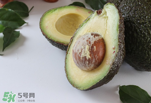 切開的牛油果怎么保存？牛油果切開后能放多長時間？