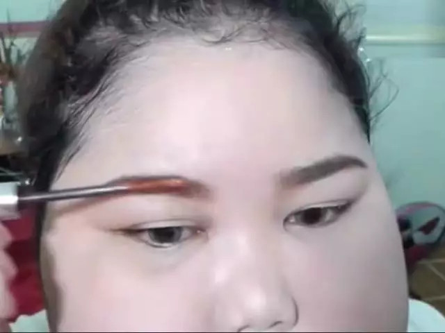 臉胖怎么化妝好看？臉大怎么化妝好看