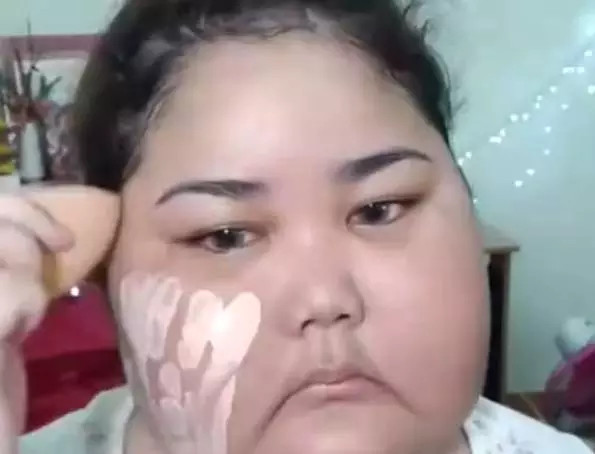 臉胖怎么化妝好看？臉大怎么化妝好看
