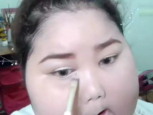 臉胖怎么化妝好看？臉大怎么化妝好看