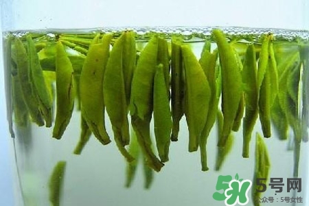 口含茶葉能治口臭嗎？口含茶葉有什么作用？