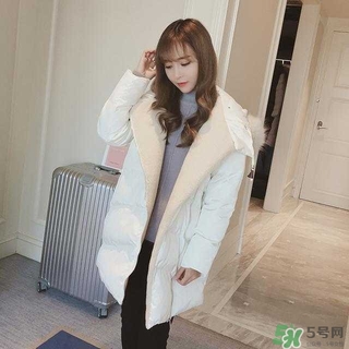 小個子女生適合穿什么羽絨服？個子矮的女生適合什么羽絨服