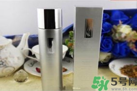 AHC神仙水效果怎么樣？AHC神仙水怎么用？