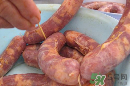 灌香腸一斤肉放多少鹽？10斤肉灌香腸放多少鹽？