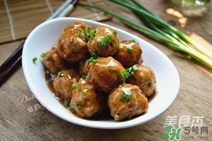 肉丸子可以用面粉嗎？肉丸子用什么粉？