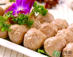 肉丸子可以用面粉嗎？肉丸子用什么粉？