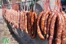 臘腸是曬干好還是風(fēng)干好？臘腸是曬干好還是陰干好？