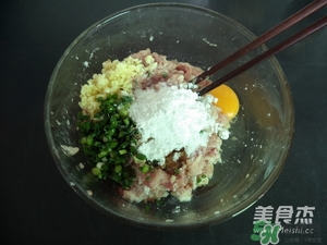 肉丸子可以用面粉嗎？肉丸子用什么粉？