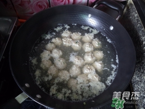 肉丸子可以用面粉嗎？肉丸子用什么粉？