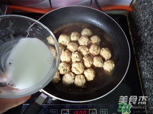 肉丸子可以用面粉嗎？肉丸子用什么粉？